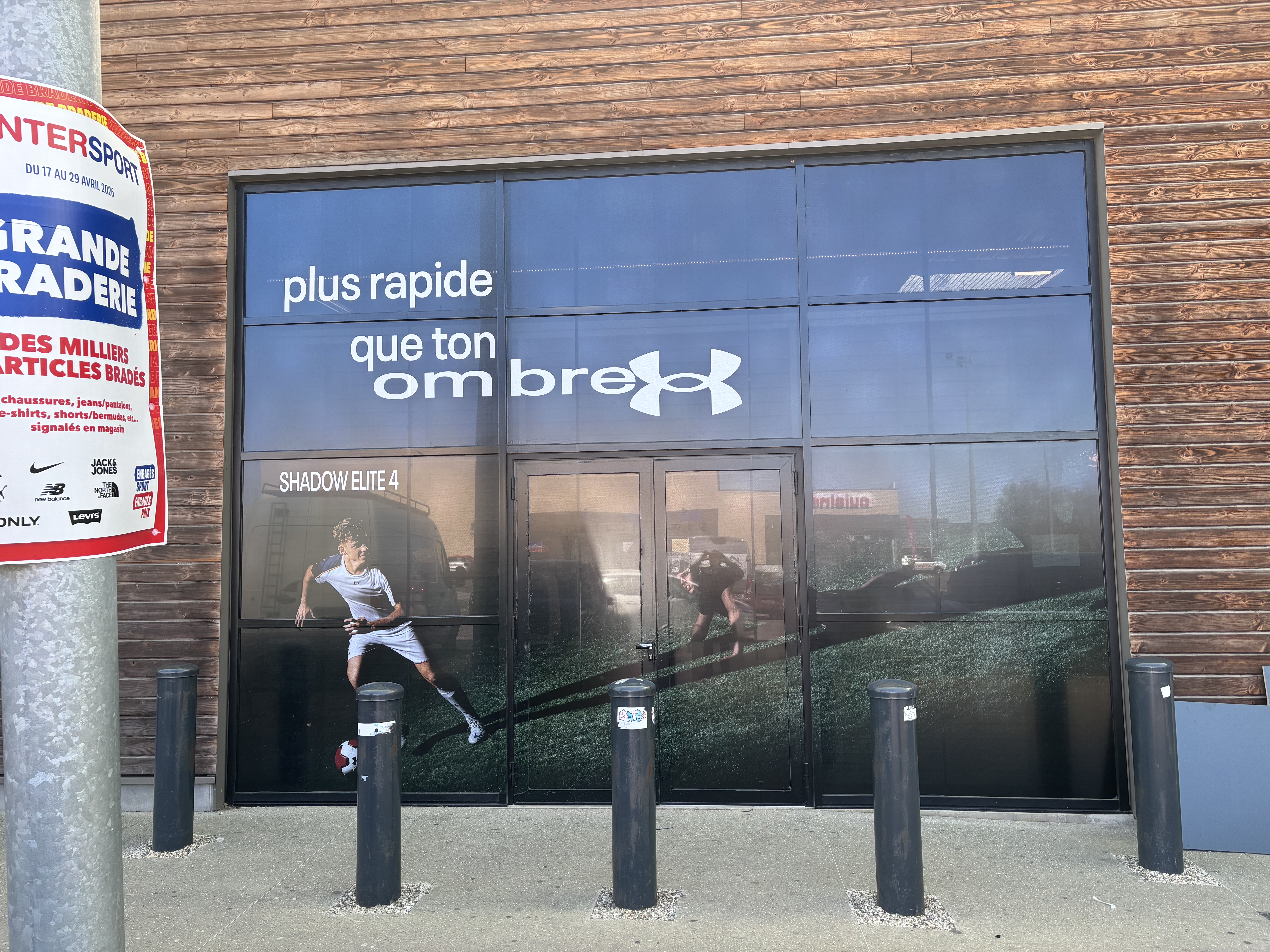 Déco vitrines Intersport Gonfreville
