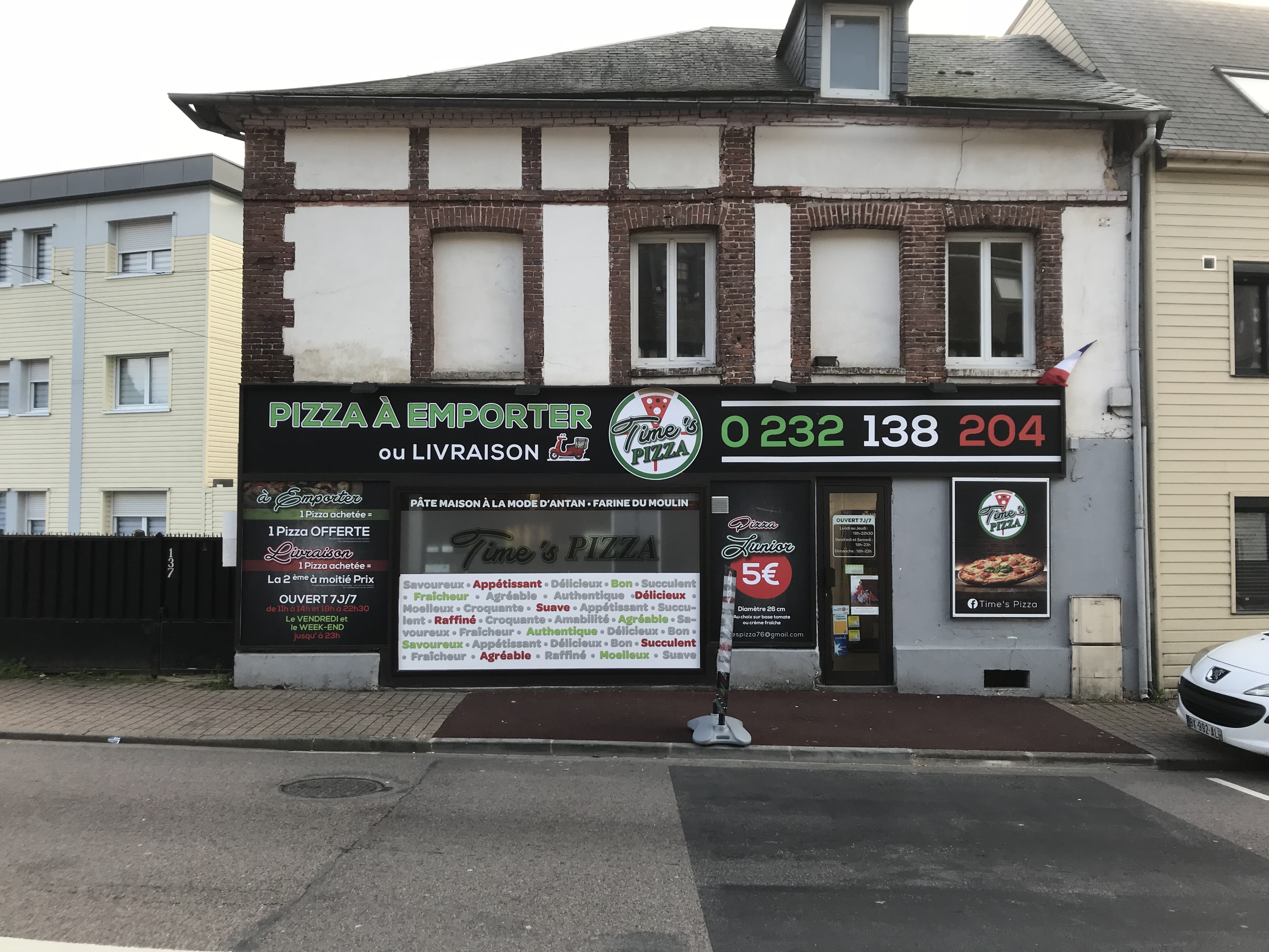 Déco façade Time Pizza Maromme