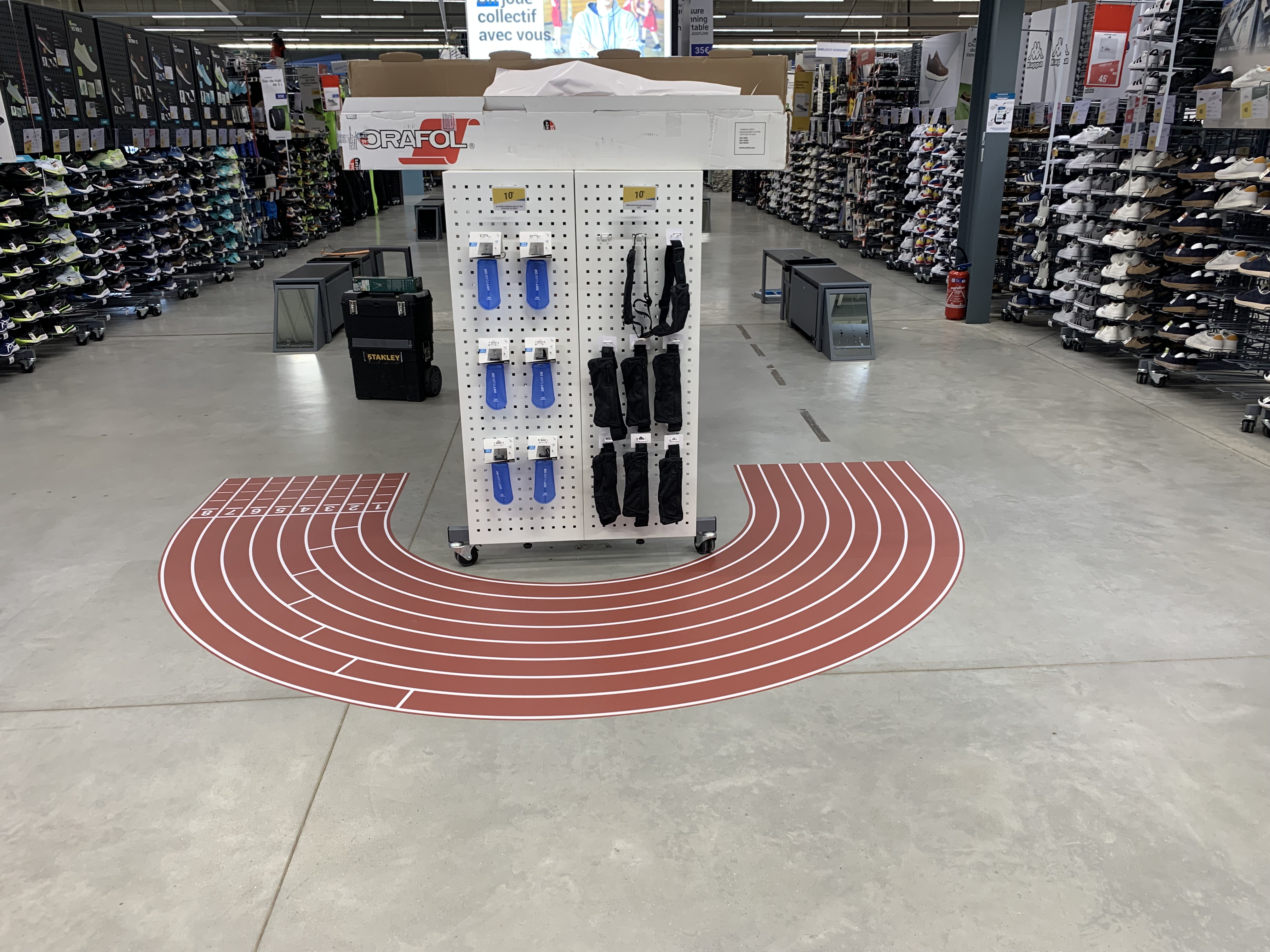 Adhésif sol Decathlon — Décor piste de course